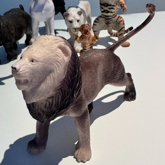 Safari Wild Animal Figurine Set – Lot of 10 - Picture 2 of 8